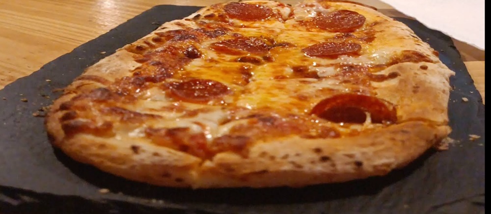 Pizza served at Paddy's Anchor